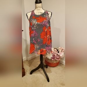 Banana Republic Women  Sleeveless Red Blouse, Beautiful Floral Print Size M